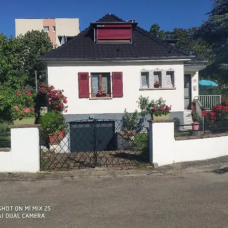منزل للإقامة Room,chambre Privee Chez L'habitant,parking Voiture Devant La Maison,garage Moto Et Velo