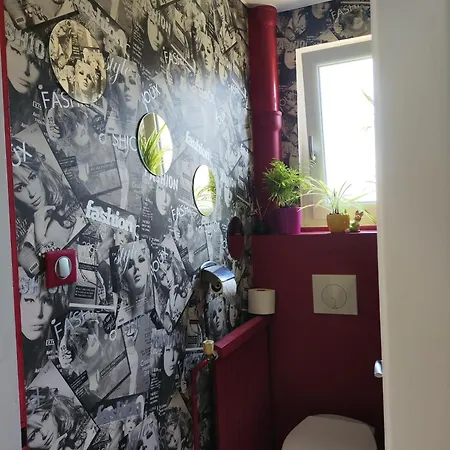 Room,chambre Privee Chez L'habitant,parking Voiture Devant La Maison,garage Moto Et Velo, Petit Dejeuner 民宿 *