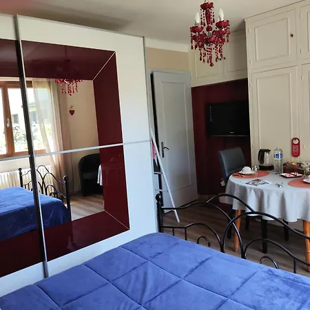 Room,chambre Privee Chez L'habitant,parking Voiture Devant La Maison,garage Moto Et Velo, Petit Dejeuner 科尔马
