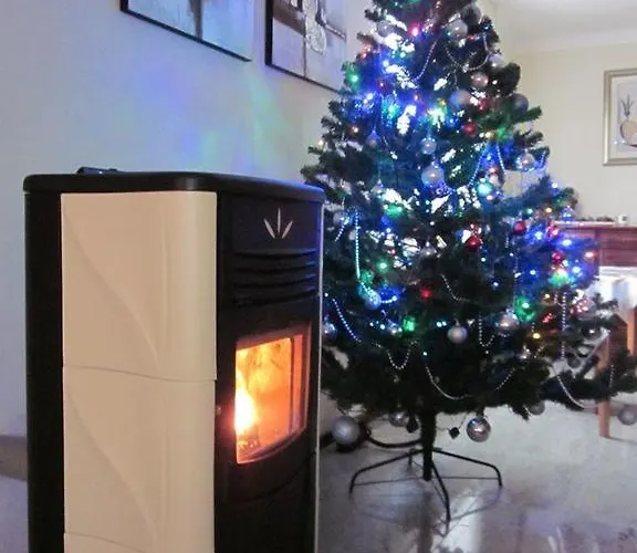 Room,chambre Privee Chez L'habitant,parking Voiture Devant La Maison,garage Moto Et Velo Privatunterkunft